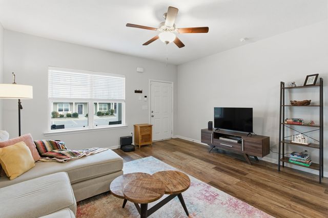 809 Bradburn Village Way, Antioch, TN 37013