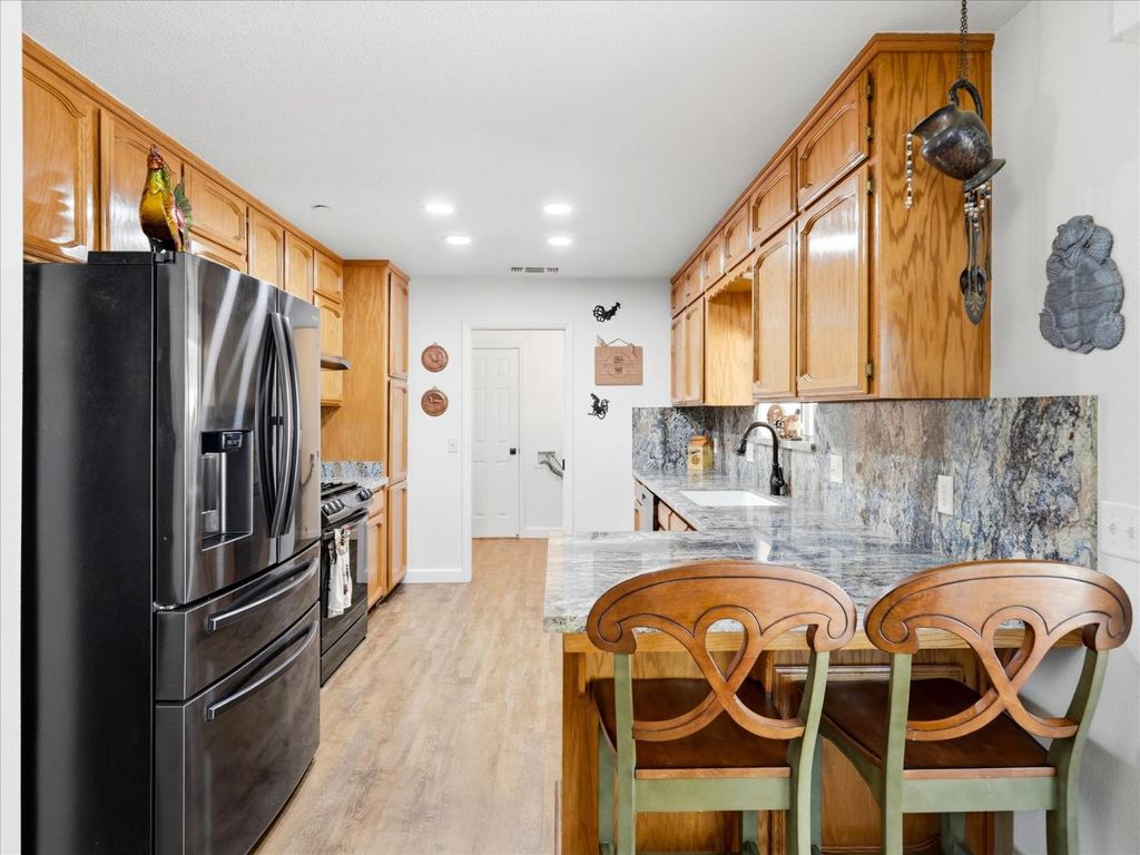Image 17 of property listing at 30491 Sentinel Drive, Coarsegold, CA 93614