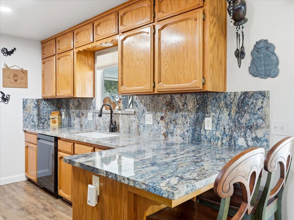 Image 19 of property listing at 30491 Sentinel Drive, Coarsegold, CA 93614