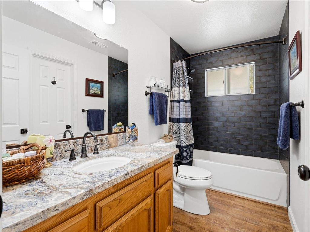 Image 21 of property listing at 30491 Sentinel Drive, Coarsegold, CA 93614