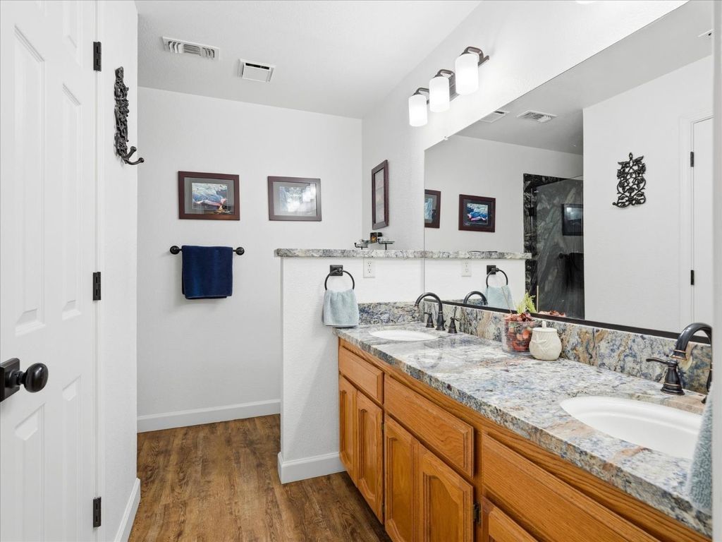 Image 25 of property listing at 30491 Sentinel Drive, Coarsegold, CA 93614