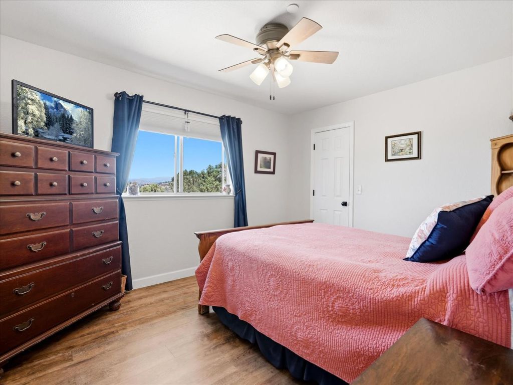 Image 27 of property listing at 30491 Sentinel Drive, Coarsegold, CA 93614