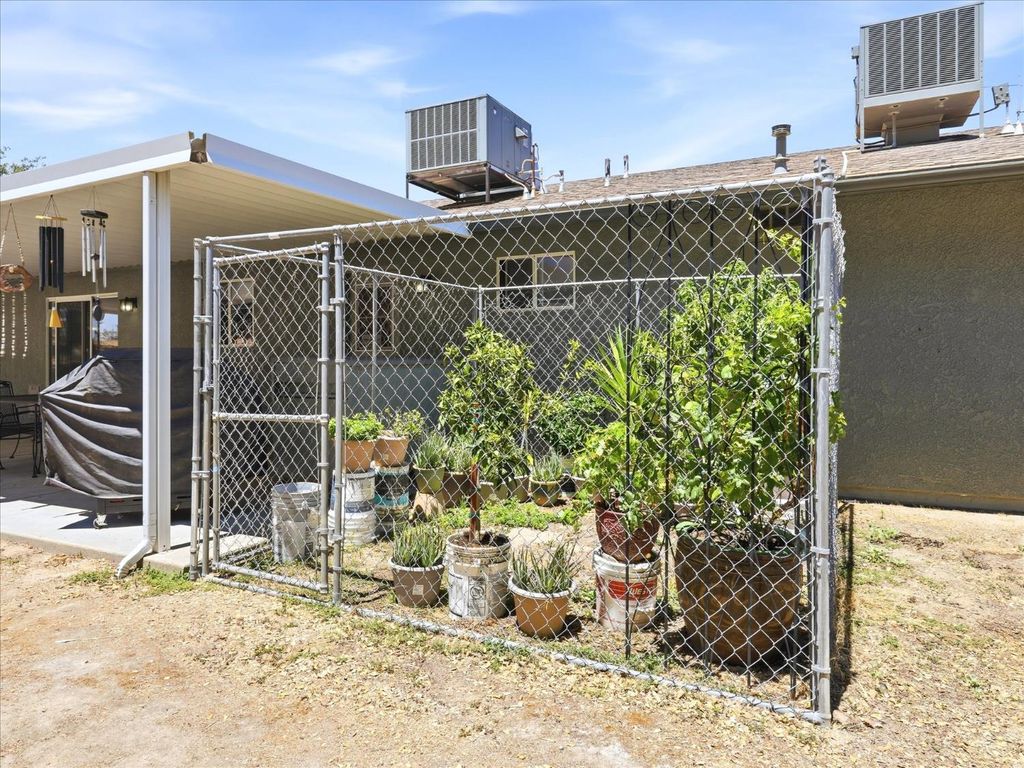 Image 33 of property listing at 30491 Sentinel Drive, Coarsegold, CA 93614