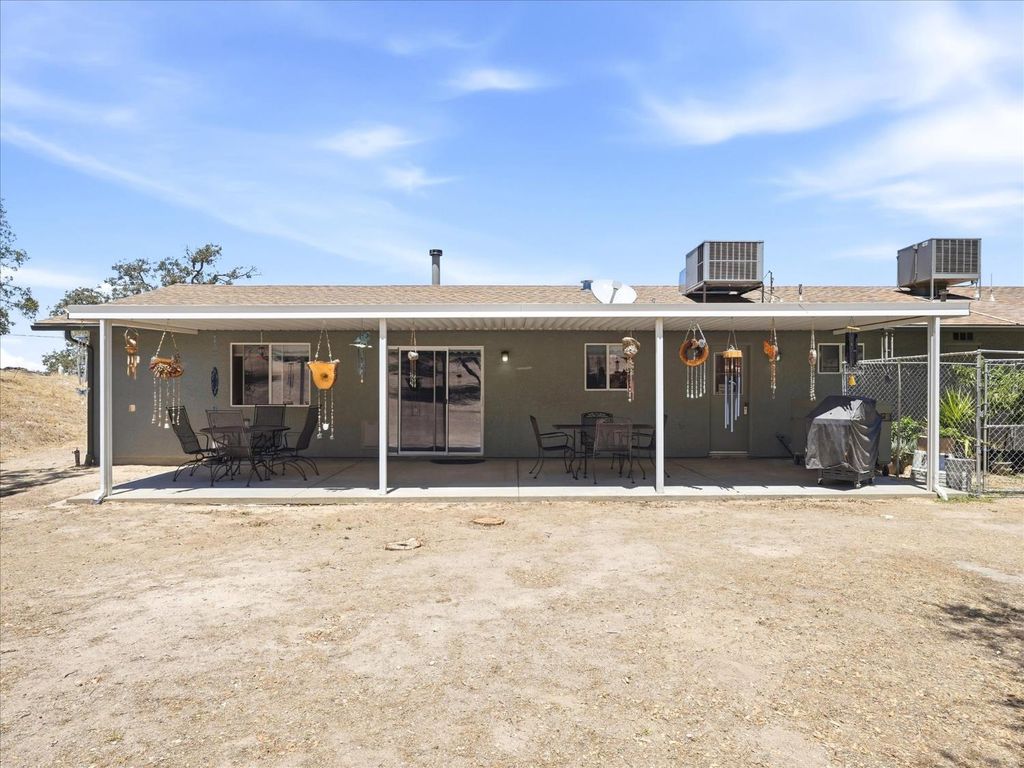 Image 35 of property listing at 30491 Sentinel Drive, Coarsegold, CA 93614