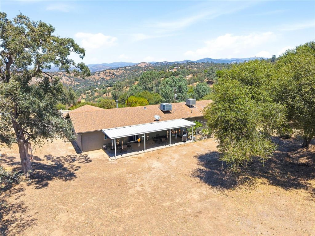 Image 36 of property listing at 30491 Sentinel Drive, Coarsegold, CA 93614