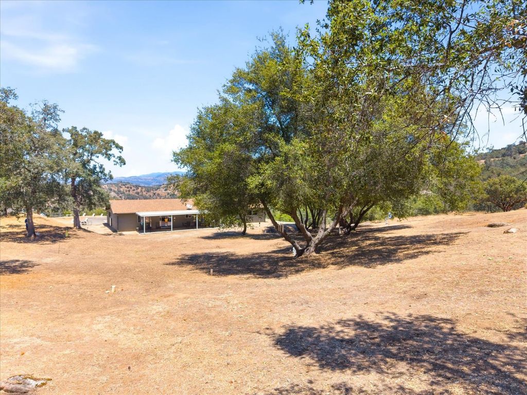 Image 38 of property listing at 30491 Sentinel Drive, Coarsegold, CA 93614