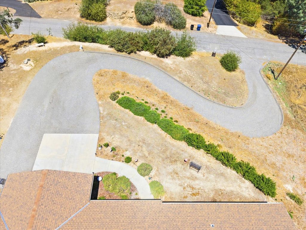 Image 39 of property listing at 30491 Sentinel Drive, Coarsegold, CA 93614