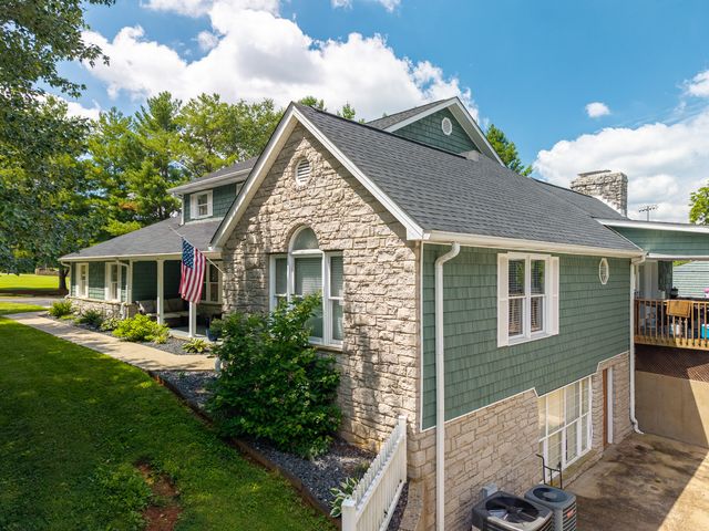 2003 Merlin Avenue, Somerset, KY 42503
