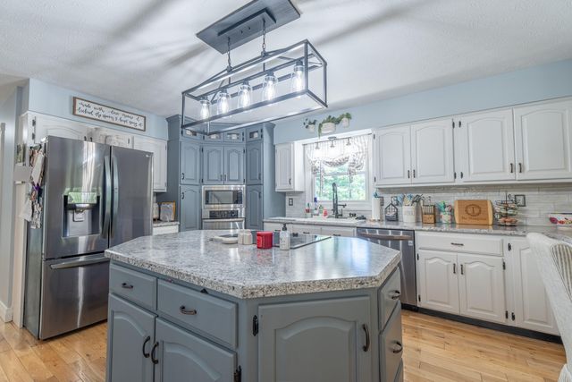 2003 Merlin Avenue, Somerset, KY 42503