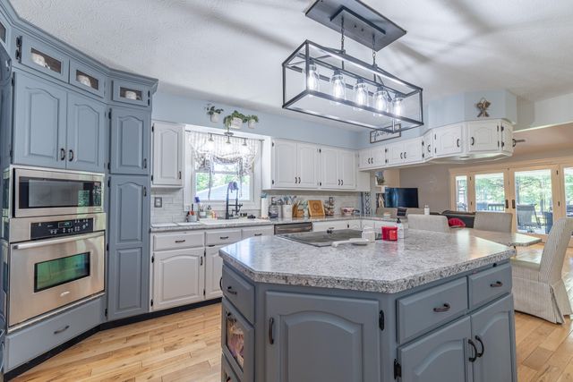 2003 Merlin Avenue, Somerset, KY 42503