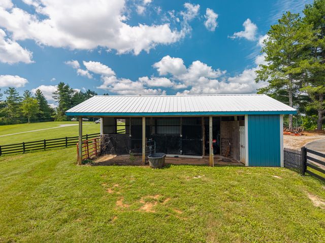 2003 Merlin Avenue, Somerset, KY 42503