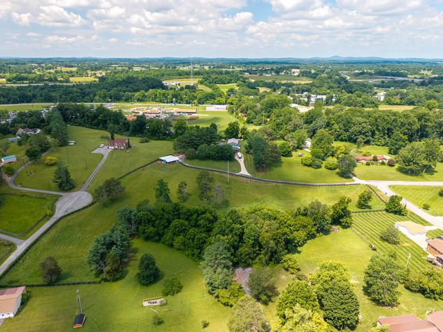2003 Merlin Avenue, Somerset, KY 42503
