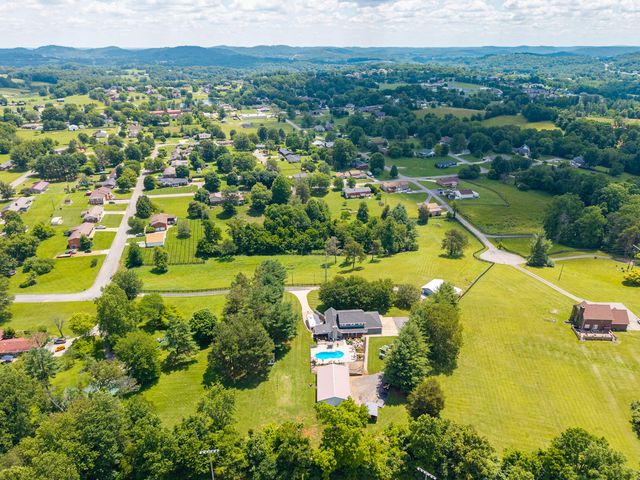 2003 Merlin Avenue, Somerset, KY 42503