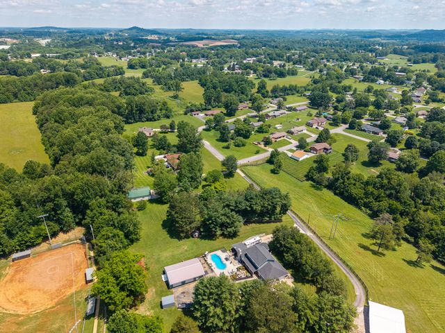 2003 Merlin Avenue, Somerset, KY 42503