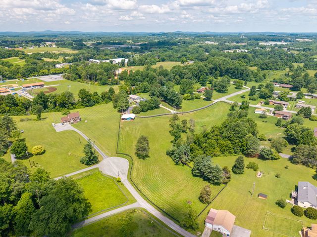 2003 Merlin Avenue, Somerset, KY 42503
