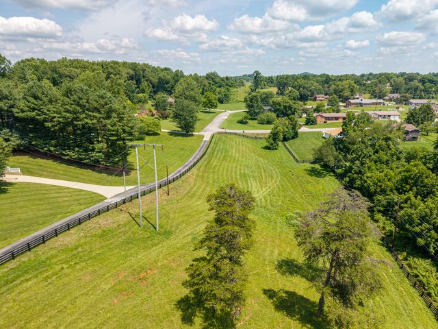 2003 Merlin Avenue, Somerset, KY 42503