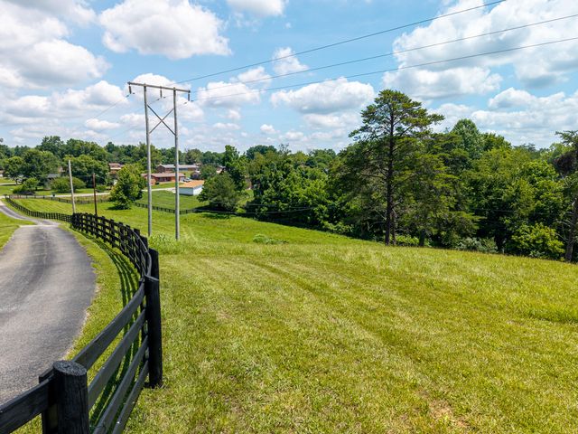 2003 Merlin Avenue, Somerset, KY 42503