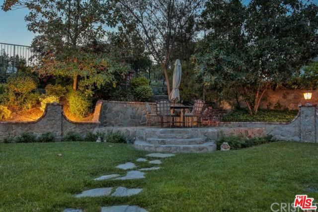 4949 PALOMAR Drive, Tarzana (los Angeles), CA 91356