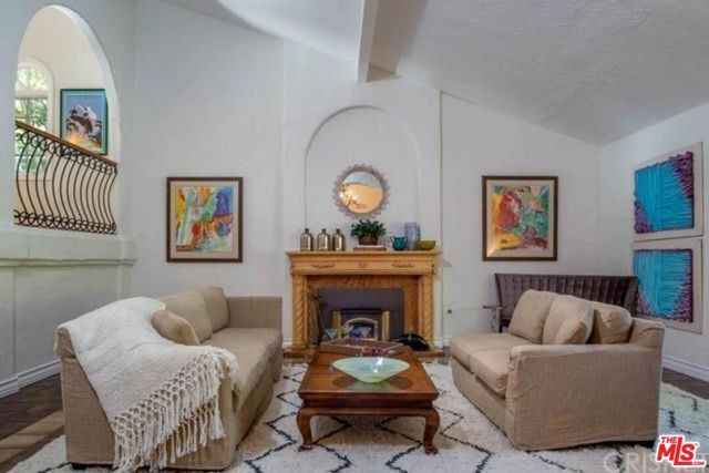 4949 PALOMAR Drive, Tarzana (los Angeles), CA 91356
