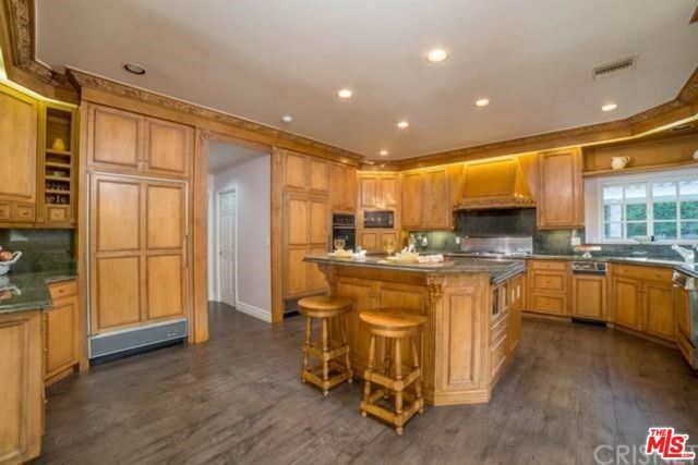 4949 PALOMAR Drive, Tarzana (los Angeles), CA 91356