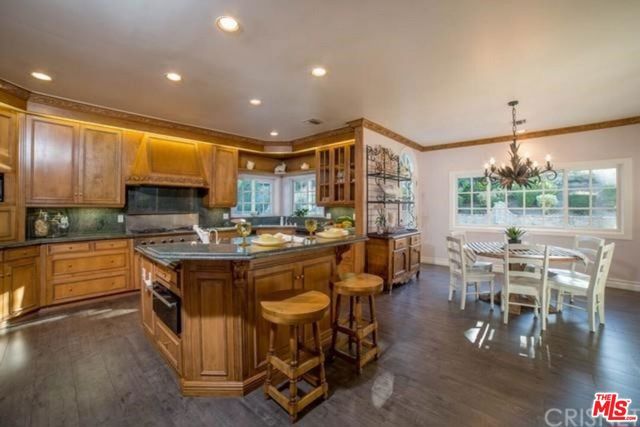 4949 PALOMAR Drive, Tarzana (los Angeles), CA 91356