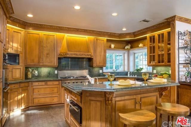 4949 PALOMAR Drive, Tarzana (los Angeles), CA 91356