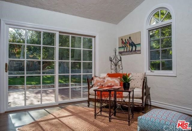 4949 PALOMAR Drive, Tarzana (los Angeles), CA 91356