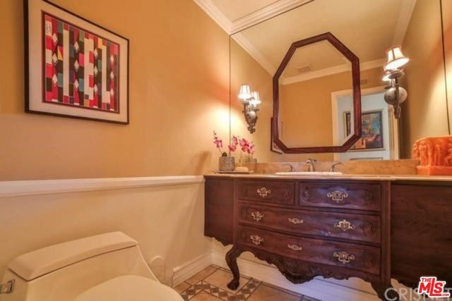 4949 PALOMAR Drive, Tarzana (los Angeles), CA 91356