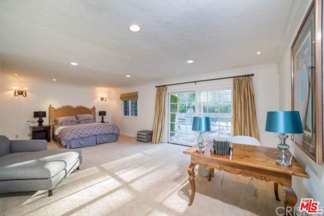 4949 PALOMAR Drive, Tarzana (los Angeles), CA 91356