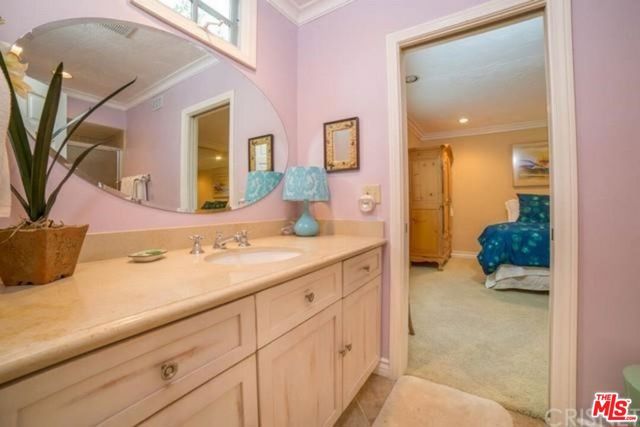 4949 PALOMAR Drive, Tarzana (los Angeles), CA 91356
