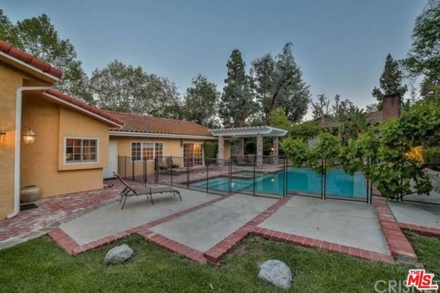 4949 PALOMAR Drive, Tarzana (los Angeles), CA 91356
