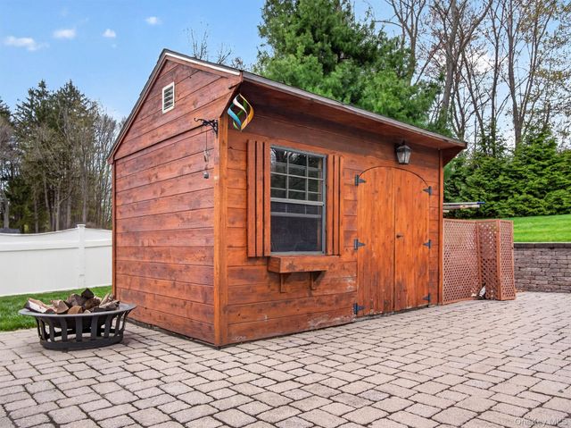 10 Michael Drive, Blauvelt, NY 10913