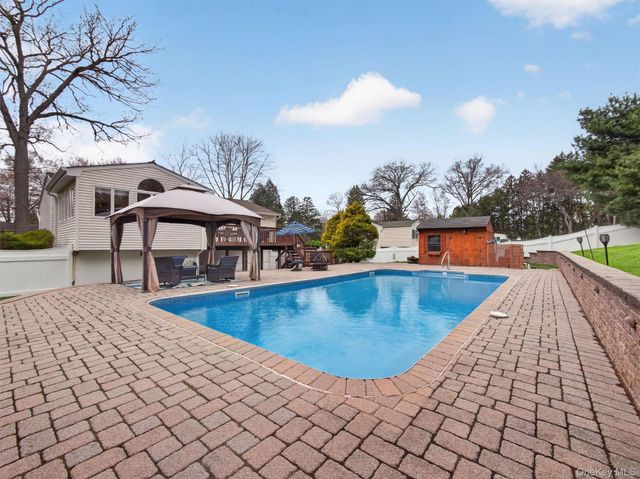 10 Michael Drive, Blauvelt, NY 10913
