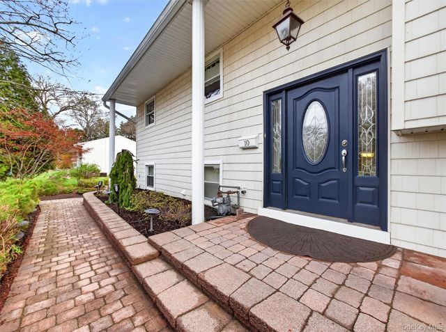 10 Michael Drive, Blauvelt, NY 10913