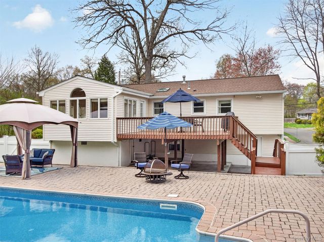 10 Michael Drive, Blauvelt, NY 10913