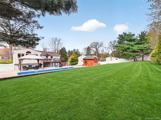 10 Michael Drive, Blauvelt, NY 10913