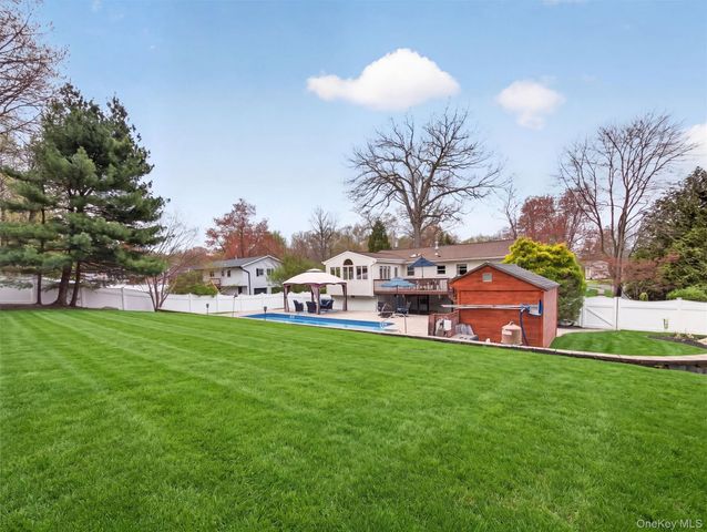10 Michael Drive, Blauvelt, NY 10913