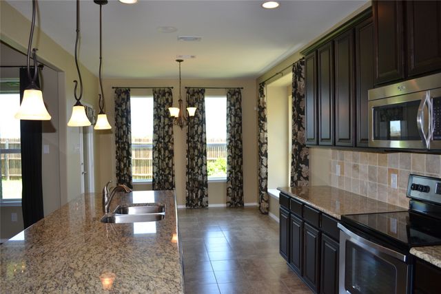 917 Swan Ridge Drive, Sherman, TX 75092