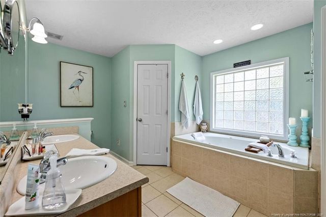 3313 Geyser Peak Road, Fayetteville, NC 28306