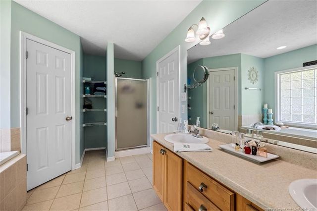 3313 Geyser Peak Road, Fayetteville, NC 28306