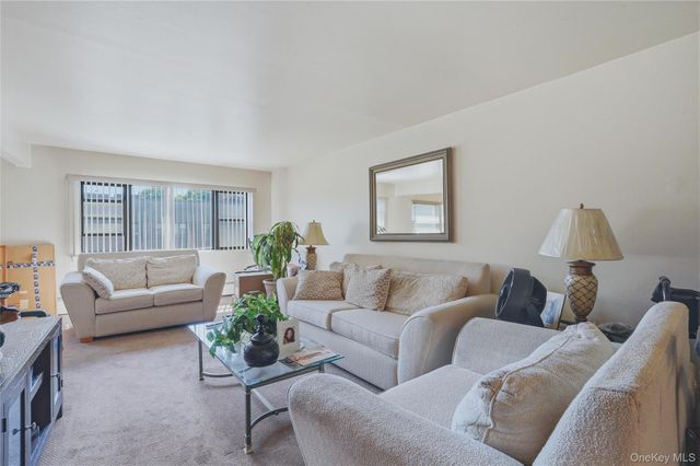 2241 Palmer Avenue 4M, New Rochelle, NY 10801