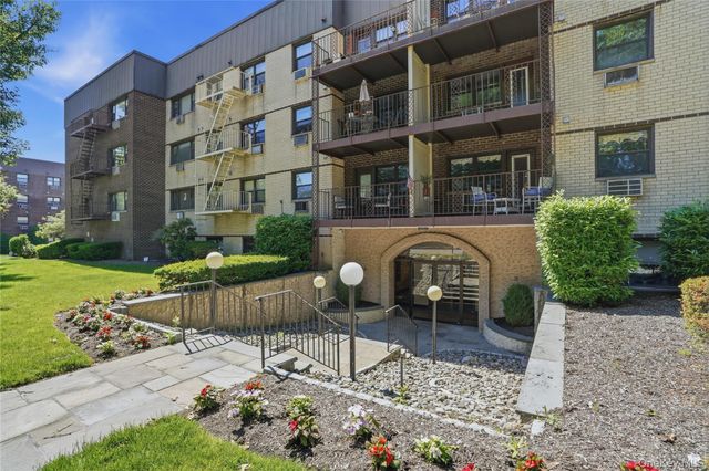 2241 Palmer Avenue 4M, New Rochelle, NY 10801