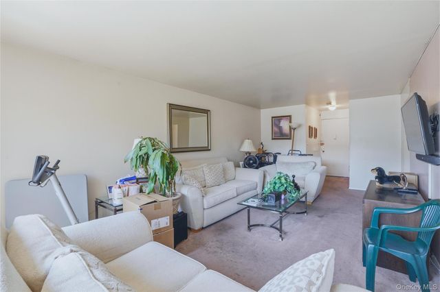 2241 Palmer Avenue 4M, New Rochelle, NY 10801