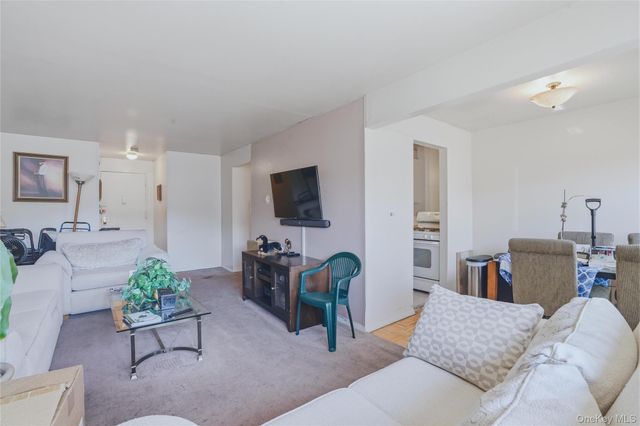 2241 Palmer Avenue 4M, New Rochelle, NY 10801