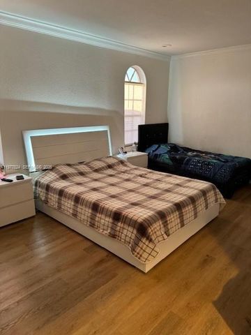 1325 W 4 lane, Hialeah, FL 33010