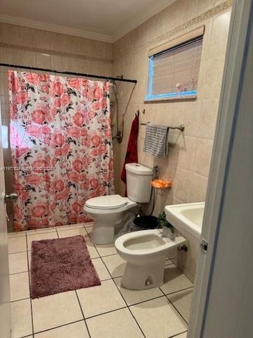 1325 W 4 lane, Hialeah, FL 33010