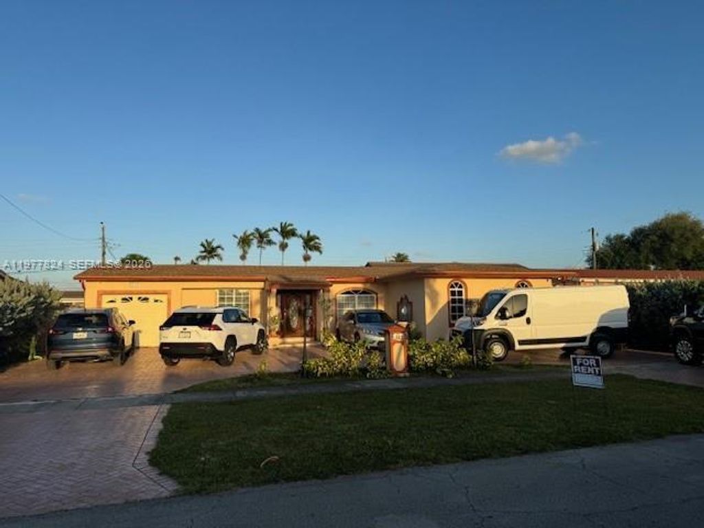 1325 W 4 lane, Hialeah, FL 33010