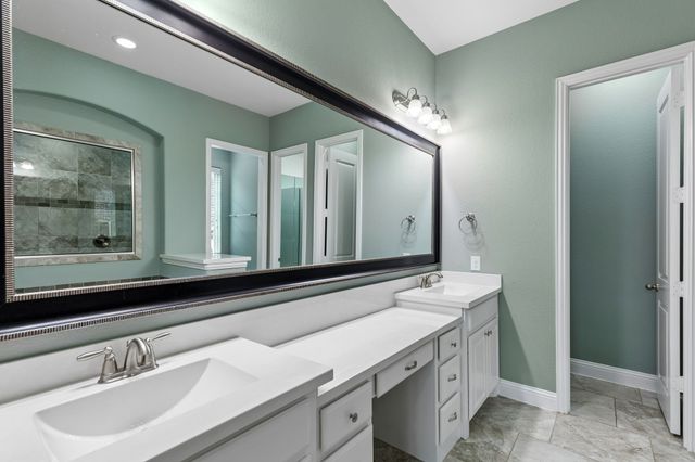 400 Warwick Boulevard, Lewisville, TX 75056
