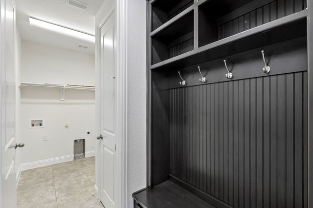 400 Warwick Boulevard, Lewisville, TX 75056