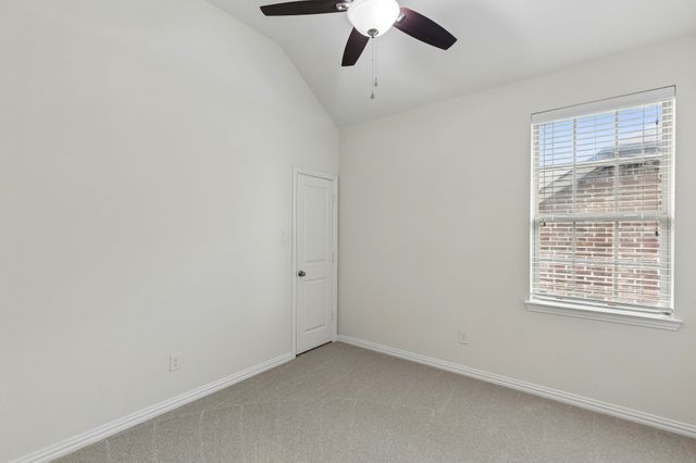 400 Warwick Boulevard, Lewisville, TX 75056
